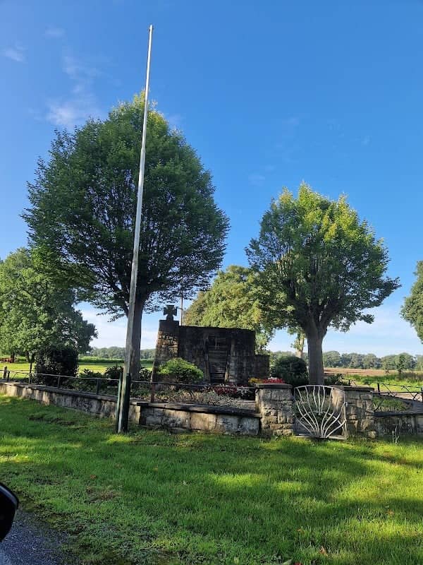 Kriegerdenkmal - Image 1