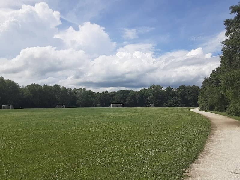 Veterans Park - Image 1