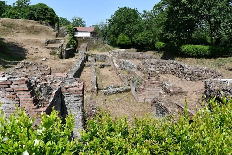 Teatro Ellenistico Romano di Pareti - Image 1