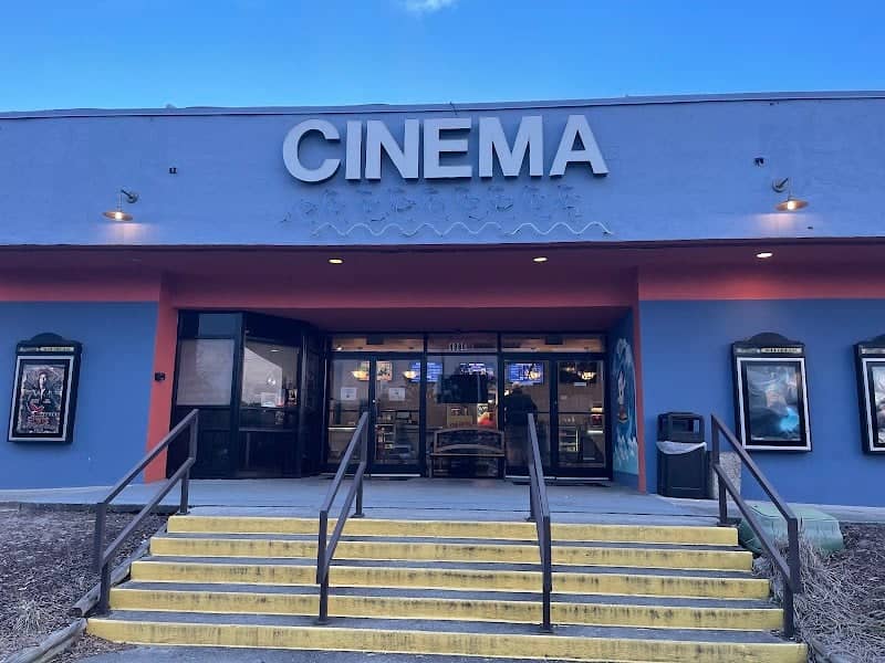 Surf Cinemas - Image 1