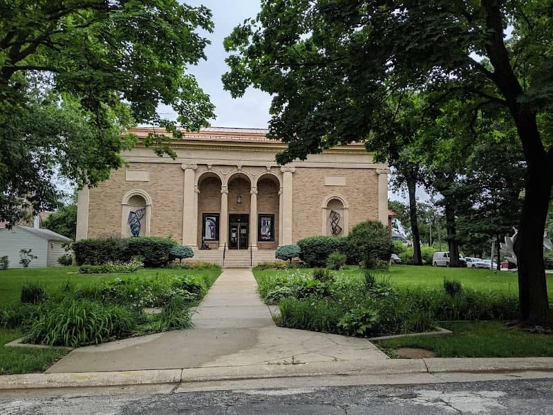 Blanden Memorial Art Museum - Image 2