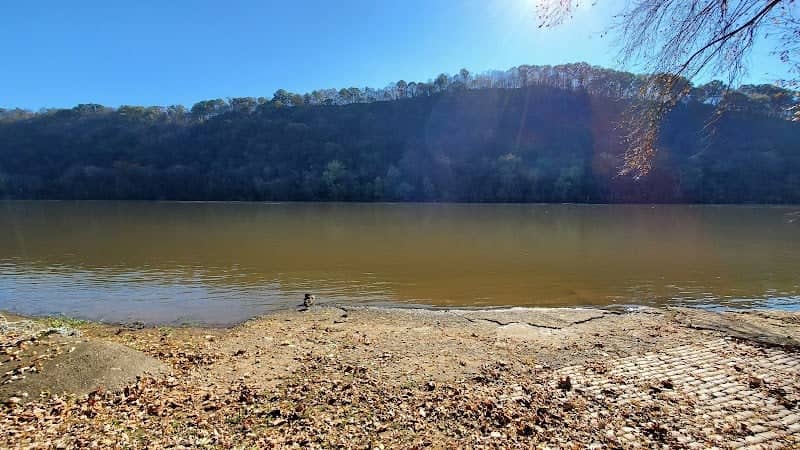 Riverside Park - Image 1