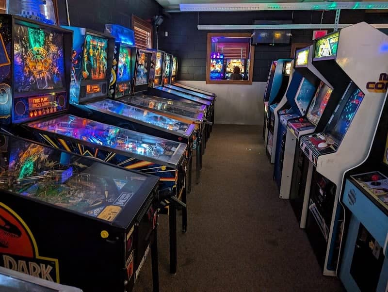 The Old School Pinball & Arcade - Image 2