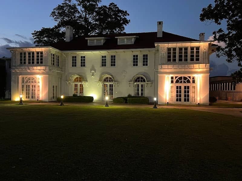Cutrer Mansion - Image 2