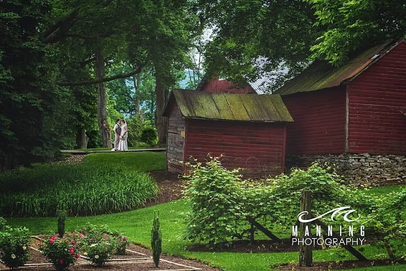 Brookmere Winery & Vineyard Inn - Image 1