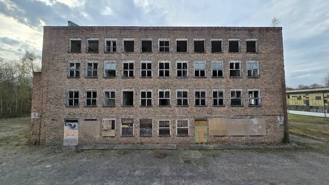 Halle 5 (Lehrwerk) - Image 1