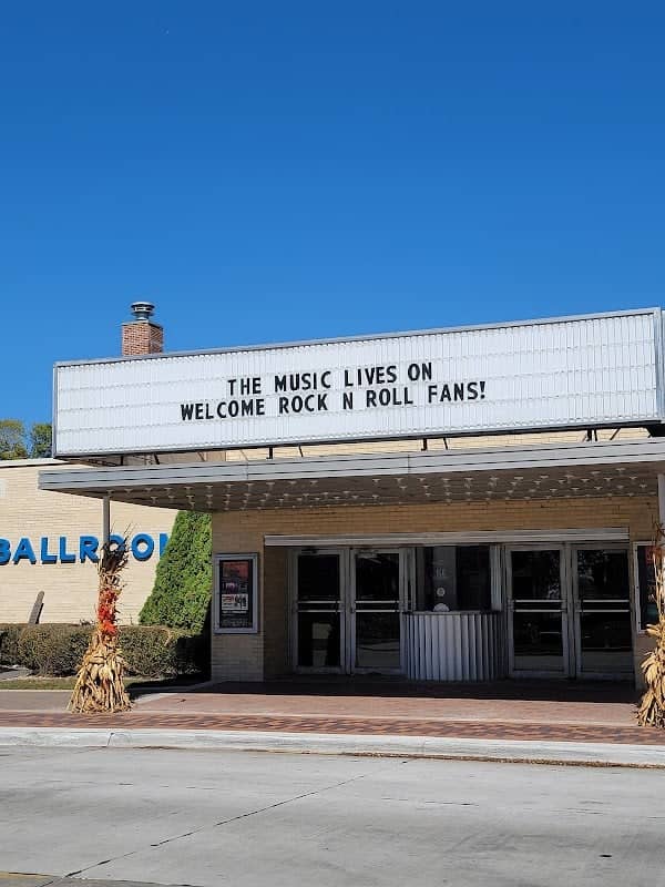 Rock & Roll Monument - Image 1