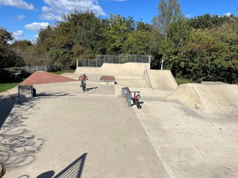 Carterton Skate Park - Image 1