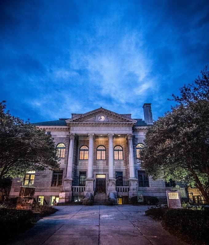 Historic DeKalb Courthouse - Image 3