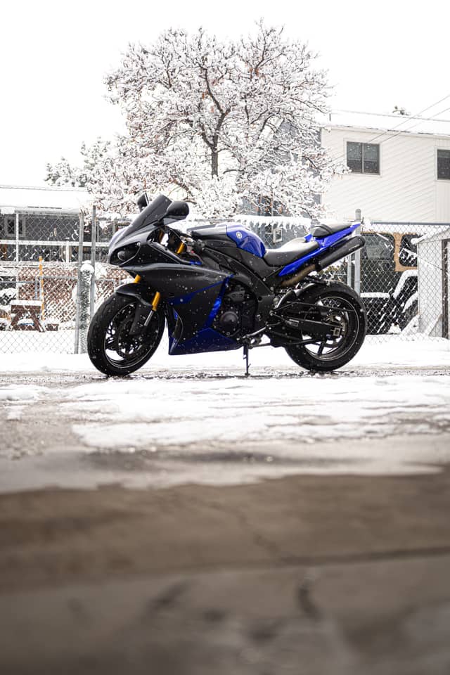 Montrose Snowy Alleyway - Image 1