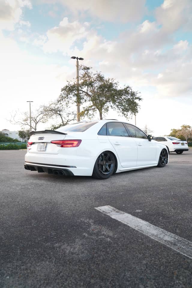 Naples Automotive Meet Lot - Image 1