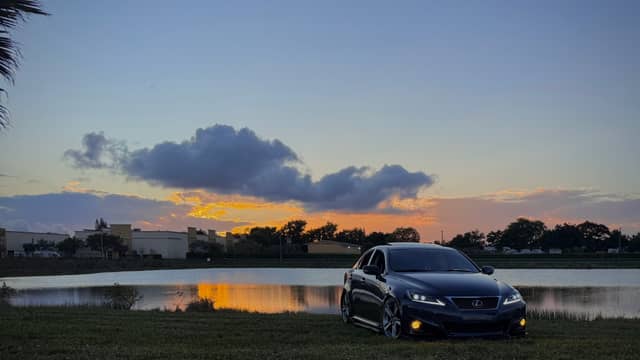 Davie Lakeside Sunset Overlook - Image 1