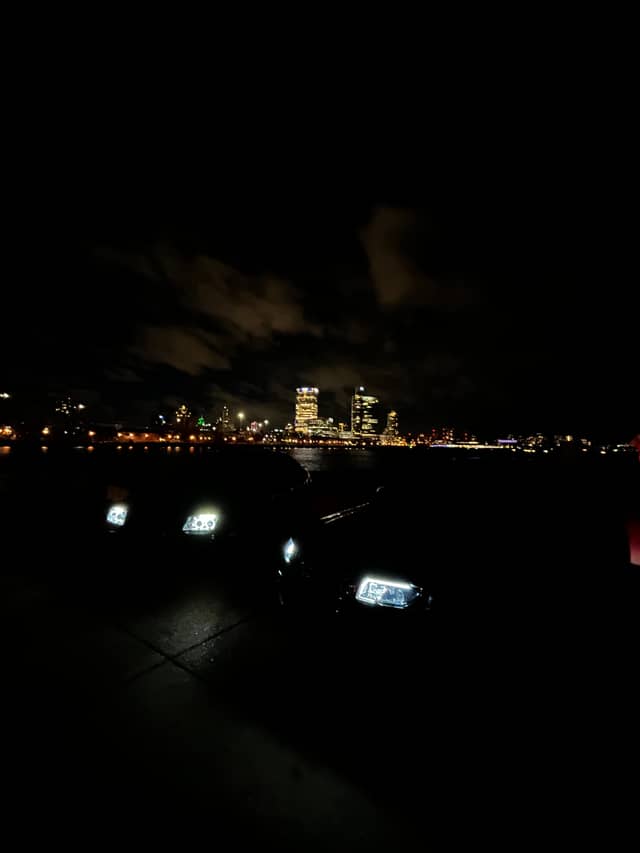 Milwaukee Harbor Skyline View - Image 1