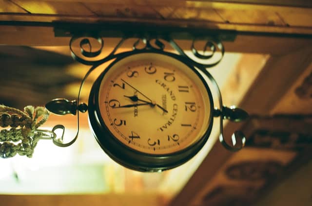 Vintage Station Clock Interior - Image 1