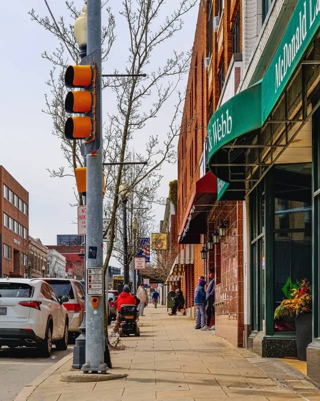 Main Street East Greenwich - Image 1