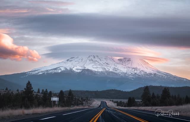 Mount Shasta from Highway 97 - Image 1