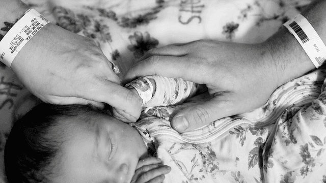 Newborn Lifestyle Photography - Image 1