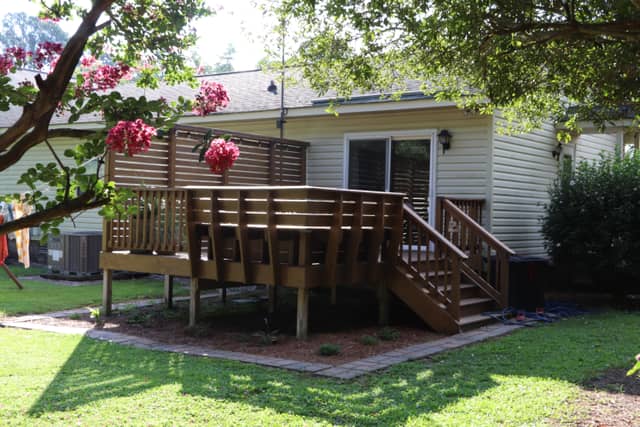 Highland Drive Garden Deck - Image 1