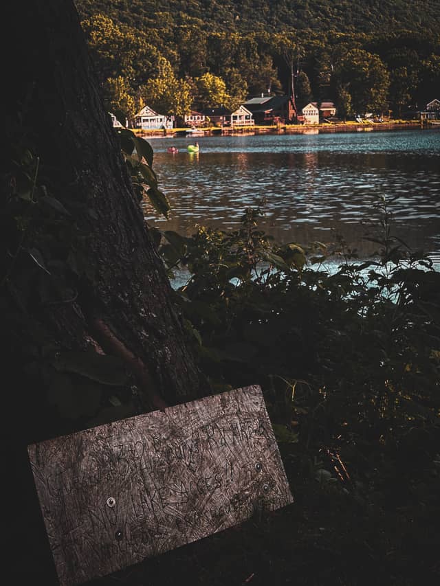 Lakeside Cottage Overlook - Image 1