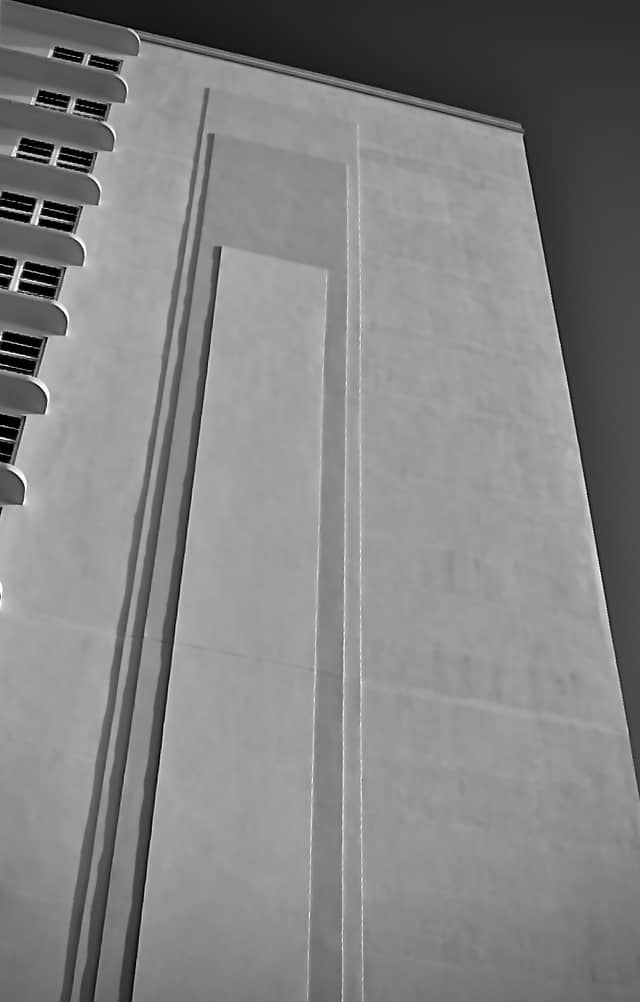 Streamline Hotel - Image 1