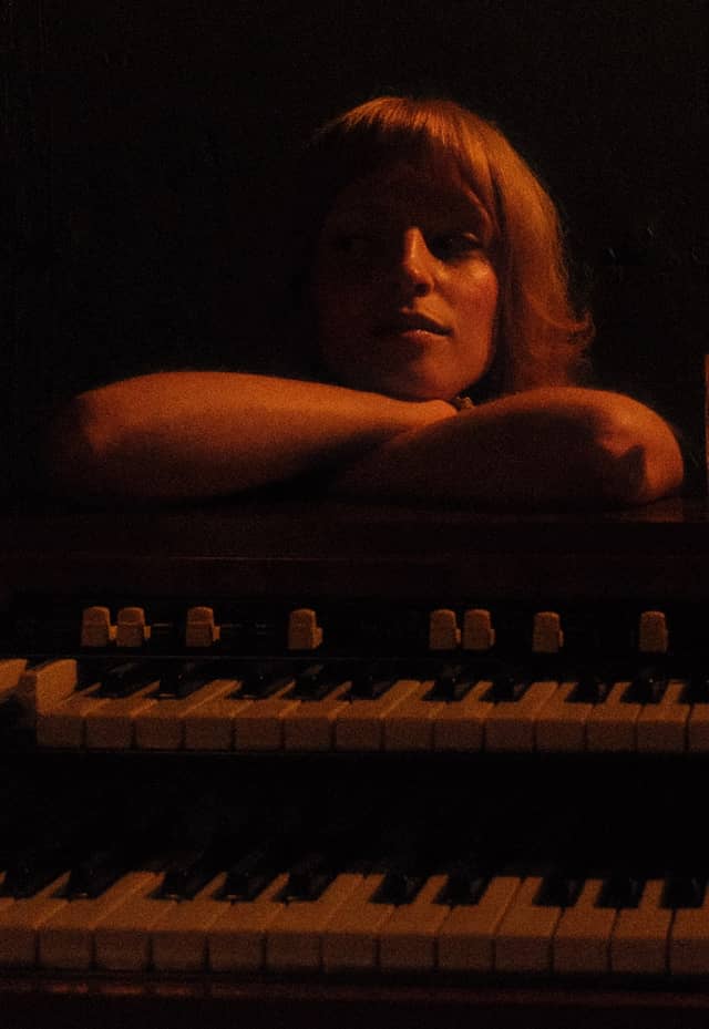 Vintage Organ Portrait Studio - Image 1