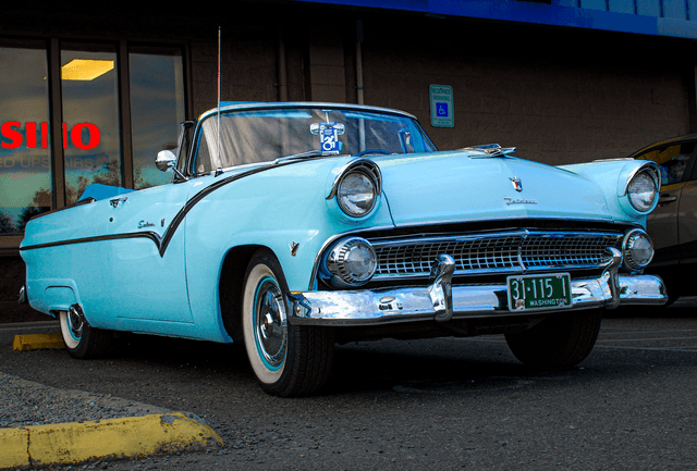 Silverdale Classic Car Showcase - Image 1