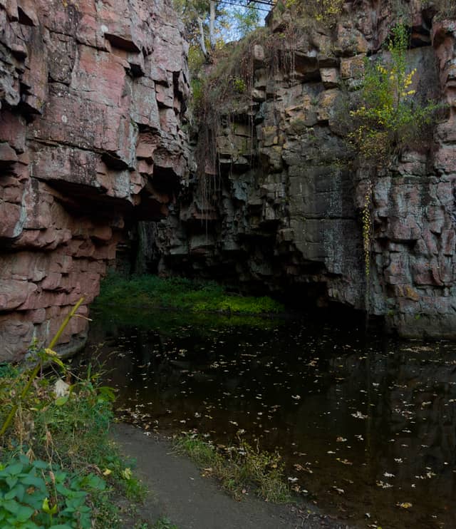 Palisades State Park Quartzite Cliffs - Image 1