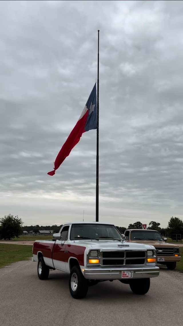 Conroe-North Houston Regional Airport Flagpole - Image 1