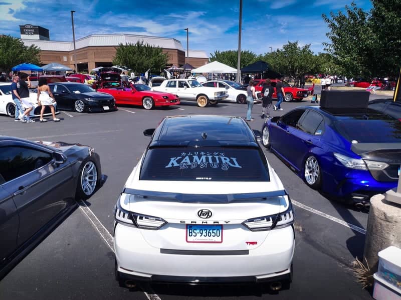 Crowne Plaza Warwick Car Meet - Image 1