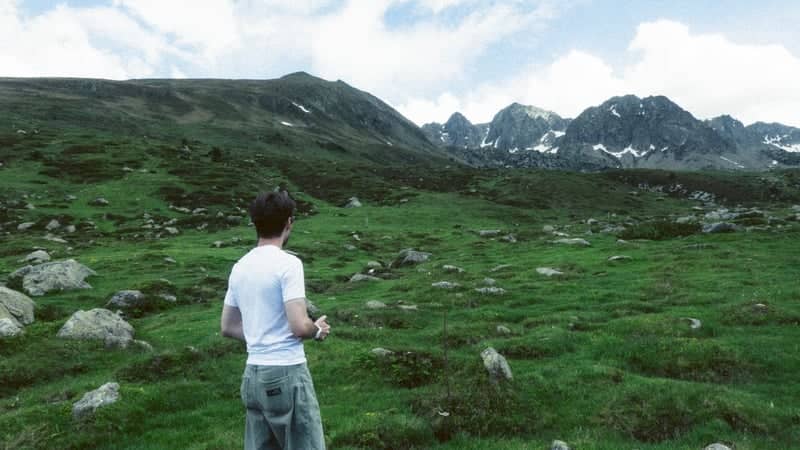 Pyrenees Alpine Vista near Grau Roig - Image 1