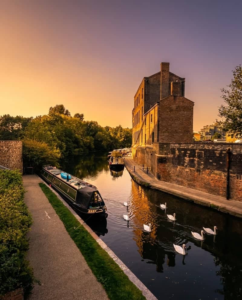 Regent's Canal at King's Cross - Image 1
