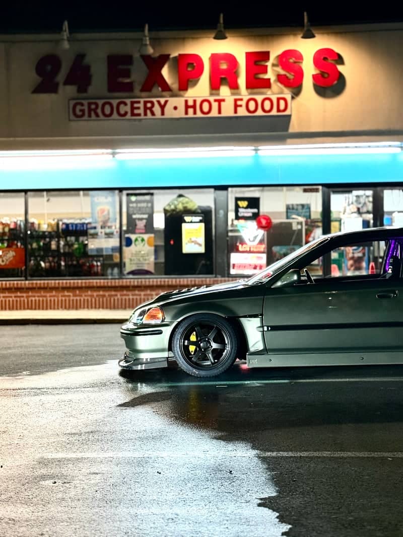24 Express Grocery, Alexandria - Image 1