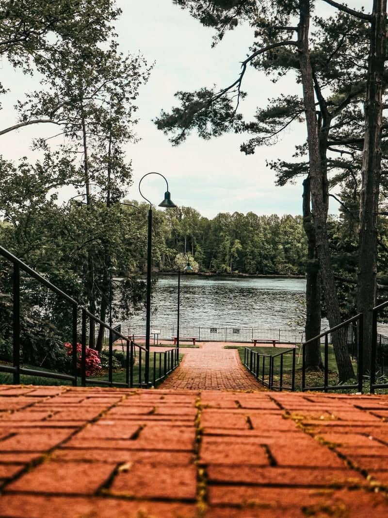 Radcliffe Street Riverfront - Image 1