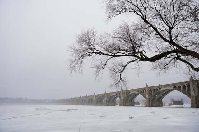 Veterans Memorial Bridge