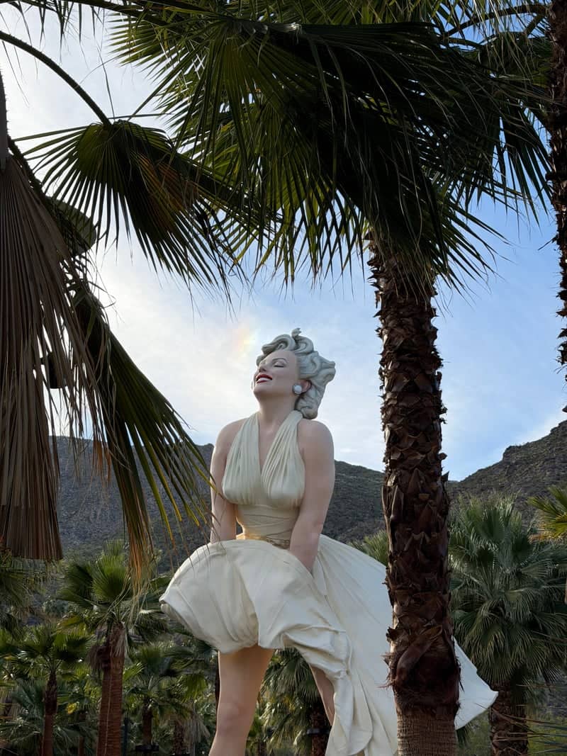 Forever Marilyn Statue - Image 1