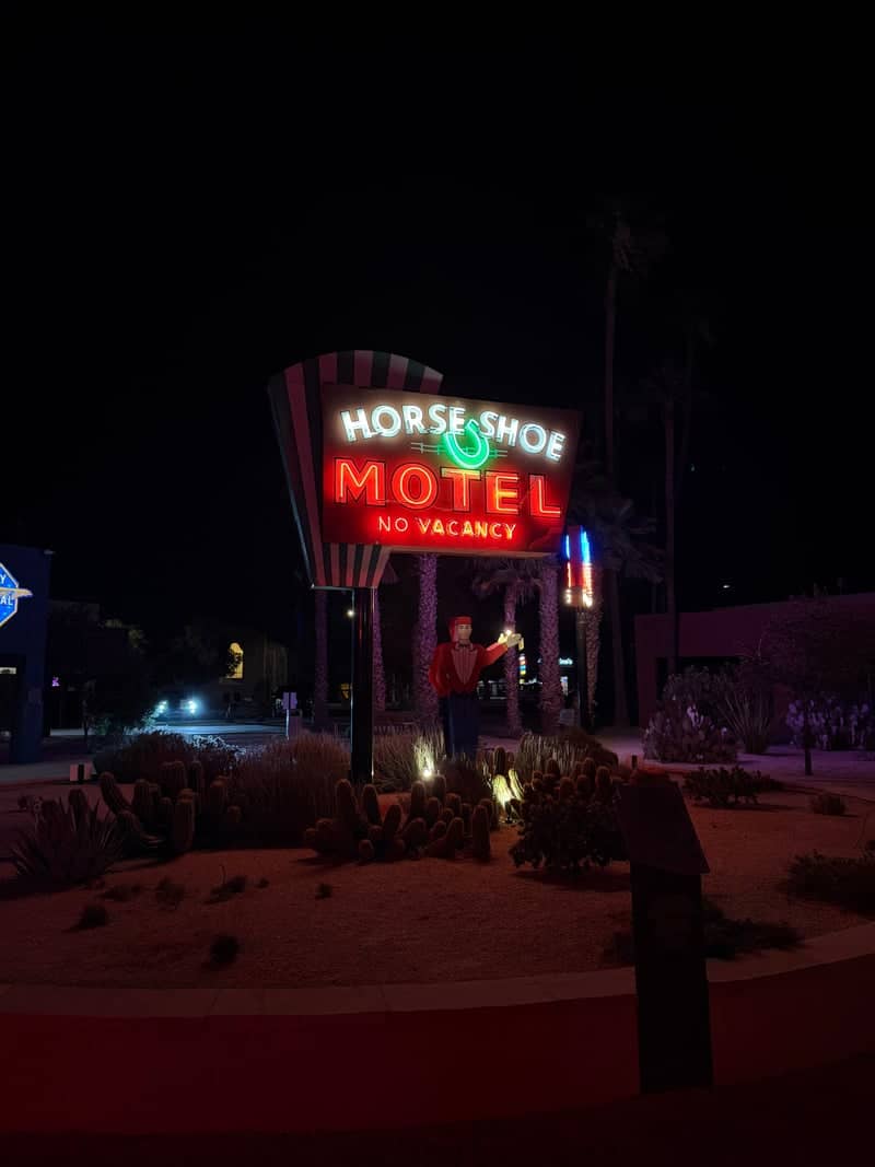 Horseshoe Motel Neon Sign - Image 1