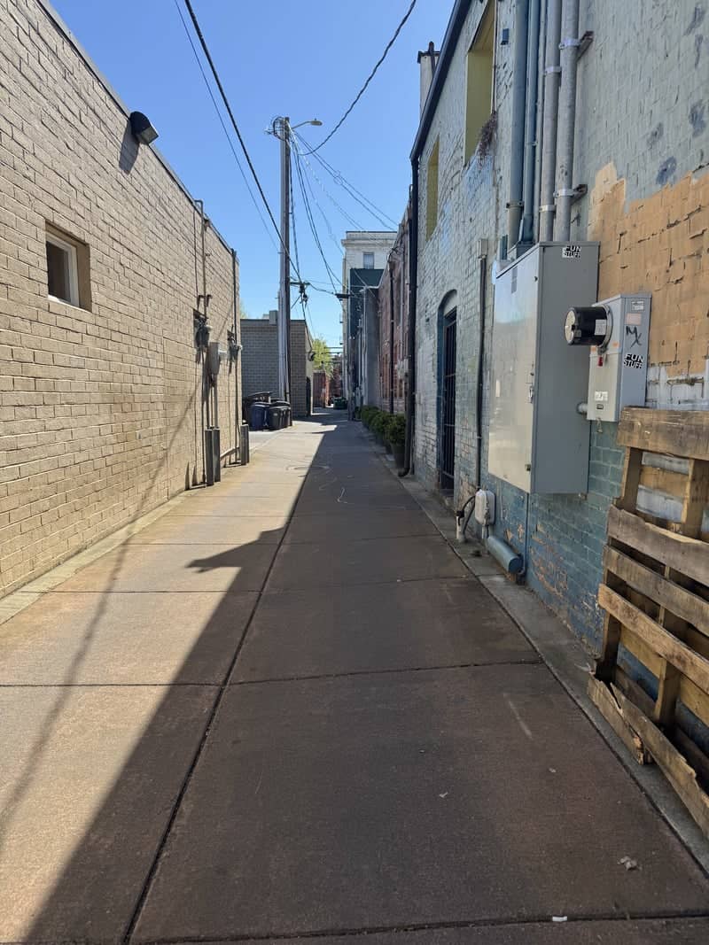Mount Vernon Downtown Alleyway - Image 3