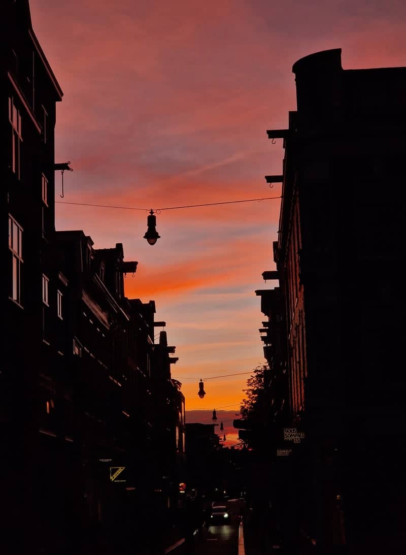 Overtoom Sunset View - Image 1