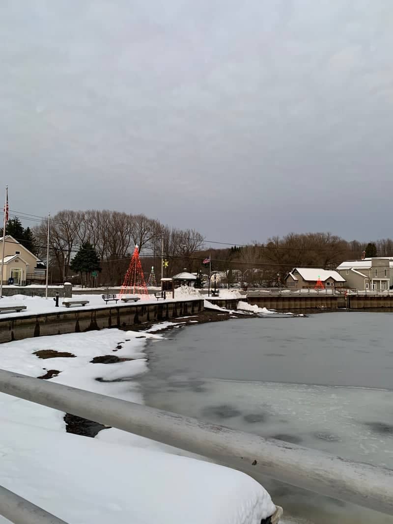 Findley Lake Waterfront - Image 1