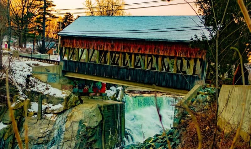 Middle Covered Bridge - Image 1