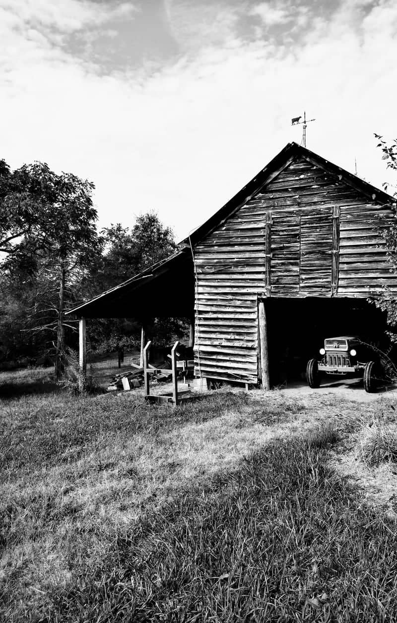 Rustic Union Grove Barn - Image 1