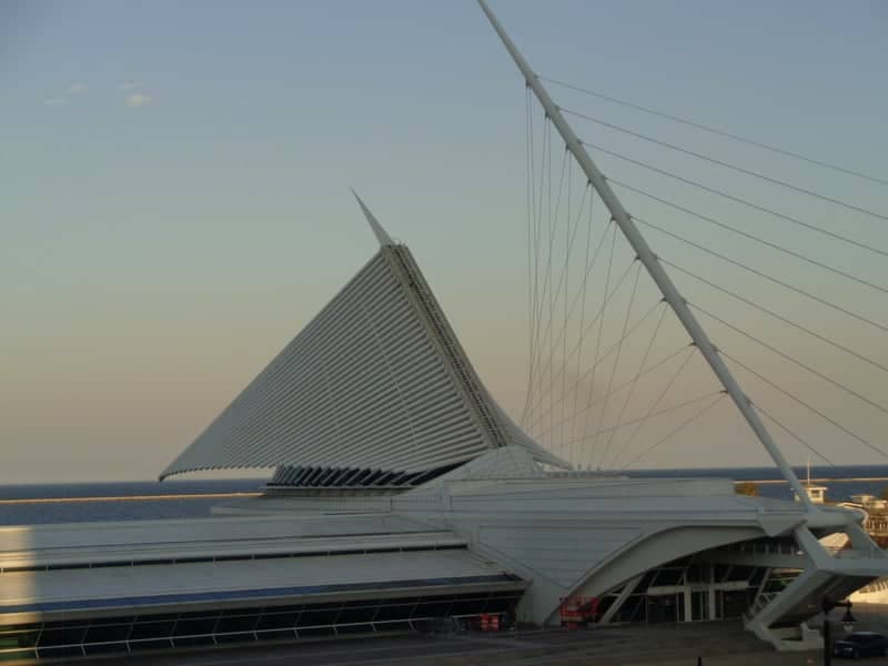 Milwaukee Art Museum - Image 1