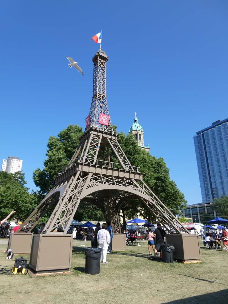 Cathedral Square Park - Image 1