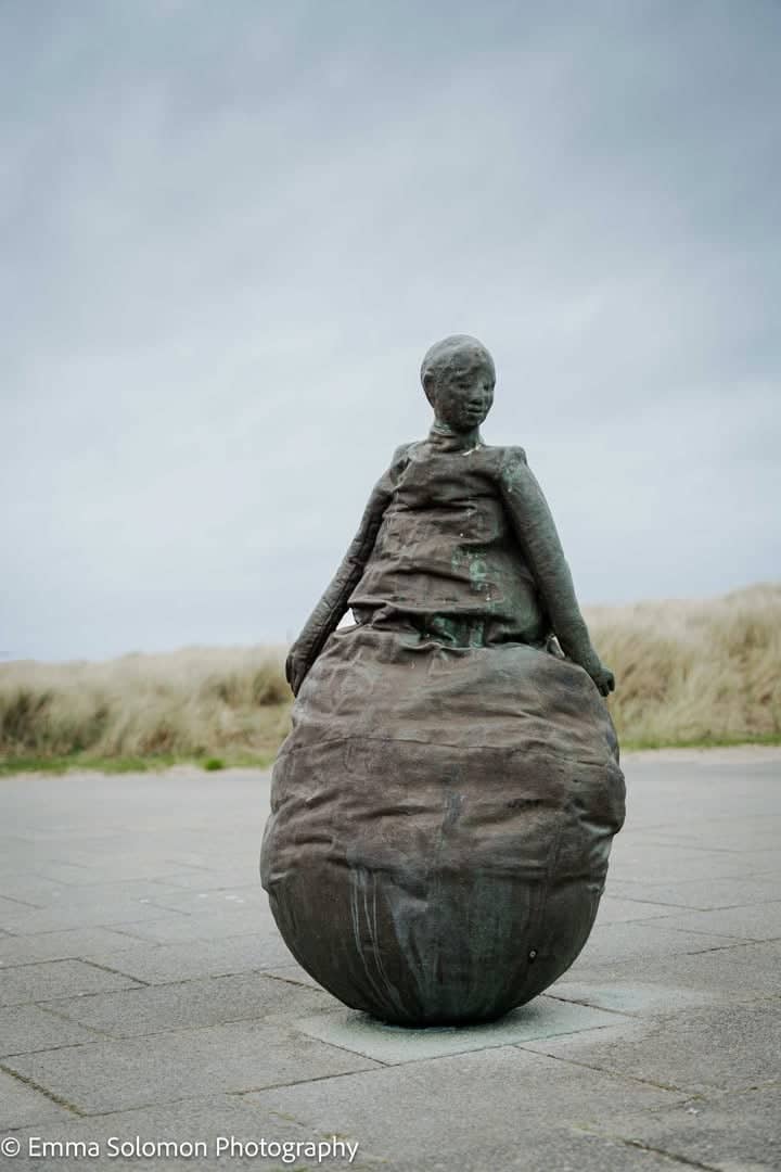 Conversation Piece Sculpture - Image 1