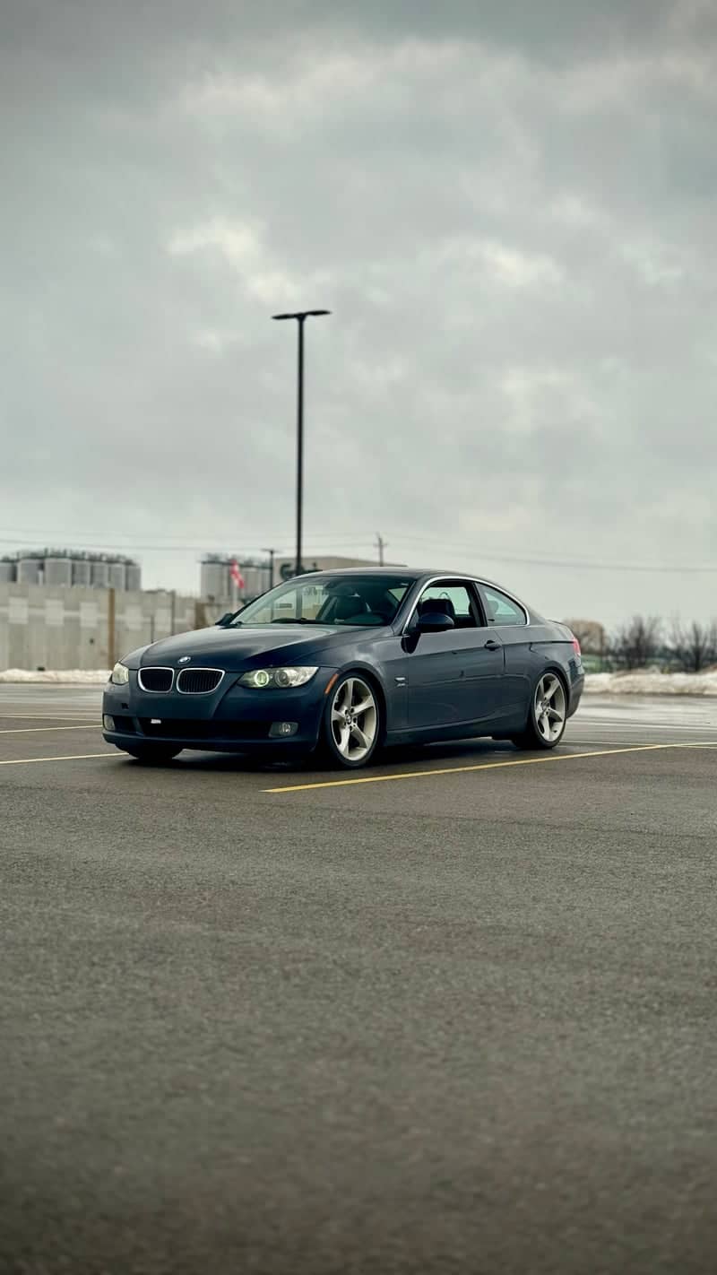 Bingemans Centre Parking Lot - Image 1