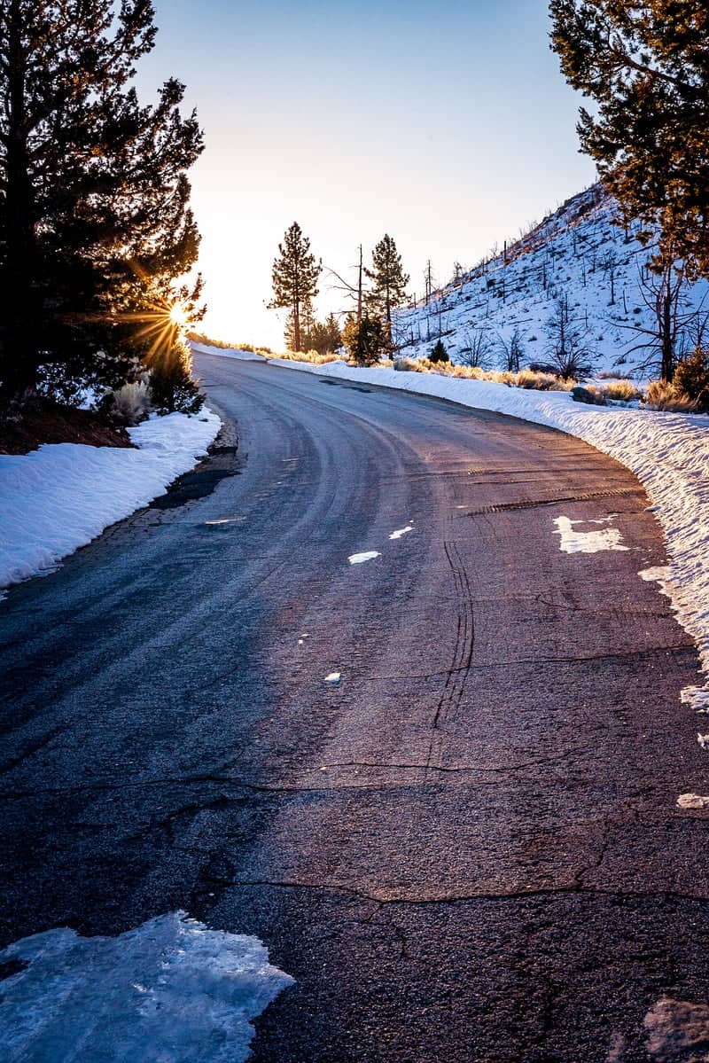 Sierra Nevada Mountain Pass Road - Image 1