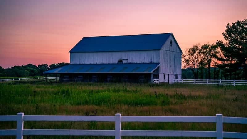 Middlefield Farmland Barn - Image 1
