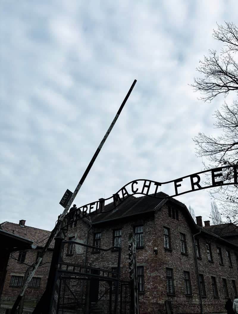 Arbeit Macht Frei Gate, Auschwitz I - Image 1