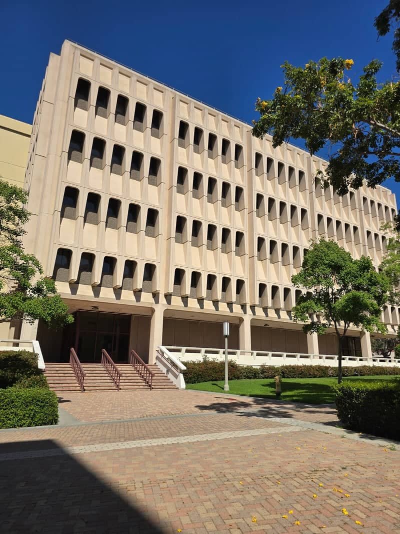 Langson Library, UC Irvine - Image 1