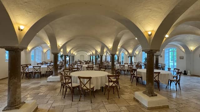 Schloss Lauterbach Vaulted Hall - Image 1